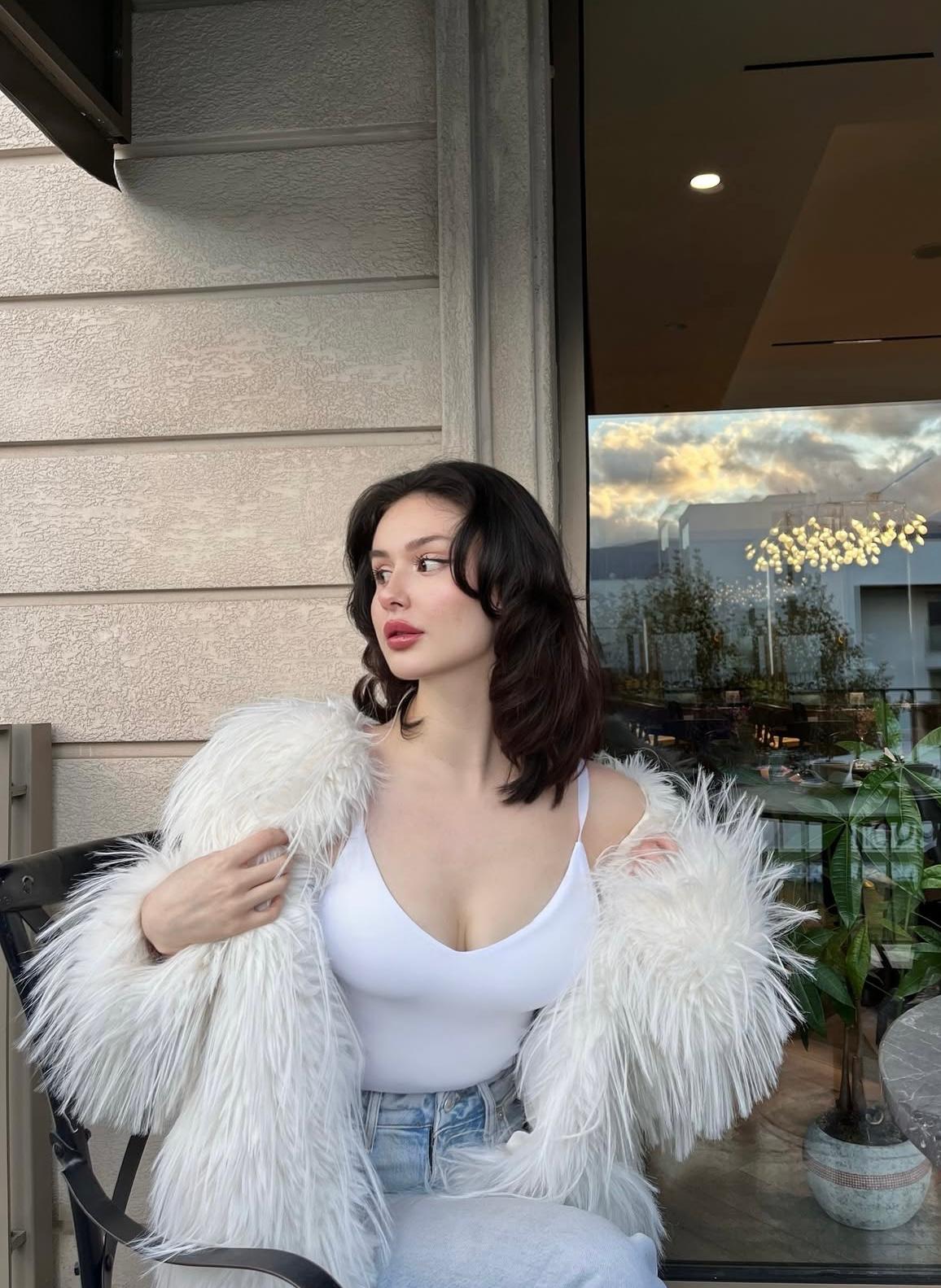 Karaburun Gizemli Partner Bayan Escort Feyza