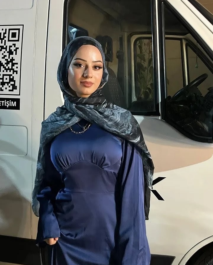 Karaburun İlgi Dolu Kadın Escort Aimee